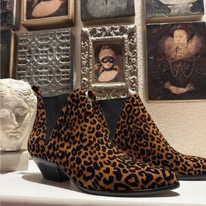 DIANE VON FURSTENBERG Nadie Leopard Suede Chelsea‎ Bootie Size 7.5 M
